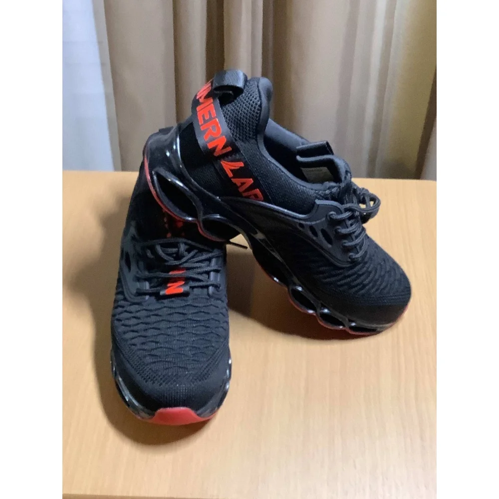 Larnmern Steel Toe Cap Black Sneakers Breathable for Work Women SZ 8.5 - New